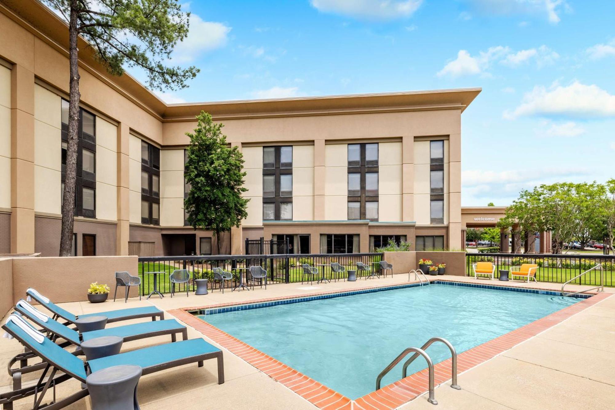 Hampton Inn Memphis-Walnut Grove/Baptist East Exterior photo